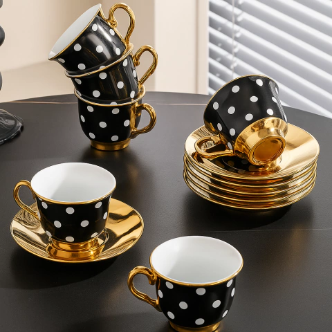 JUEGO DE POCILLOS X6U - DORADO C/ PUNTOS