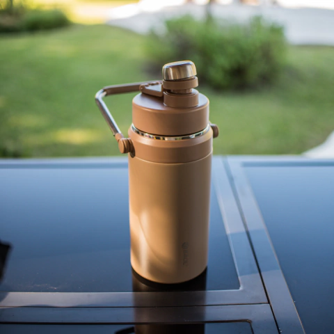 BOTELLA CON PICO TERMICA STANLEY - BAOL - comprar online