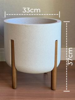 Vaso Cilíndrico De Chão Em Polietileno Off White E Perna De Madeira - P