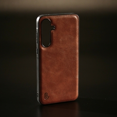 SAMSUNG S24 PLUS CUERO LEVEL DARK BROWN en internet