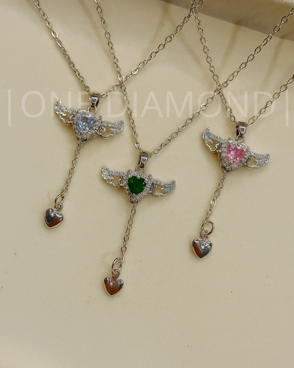 COLLAR CUPIDO ALITAS MOVIBLES