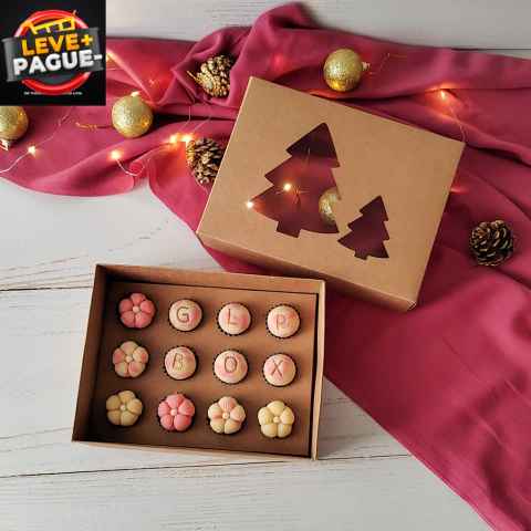 10 Caixas com berço para 12 brigadeiros Kraft - Visor pinheiro