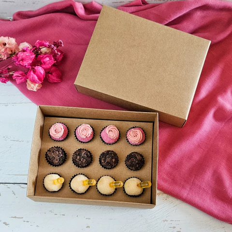 10 Caixas com berço para 12 brigadeiros Kraft - Tampa de papel - comprar online