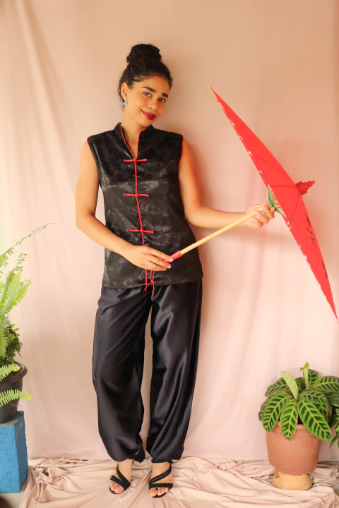 Calça Jogger Acetinada, veste 40/42