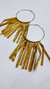 Brinco argola com fitas dourado
