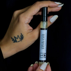 Perfume de Bolsa Rosa Negra - 10ml (1 unidade) - NOVA MISTICA - COMERCIO E SERVICOS DE PRODUTOS ESOTERICOS LTDA