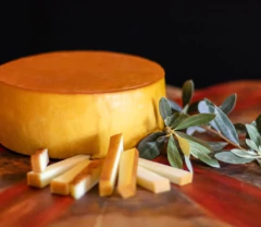 Queijo Artesanal Alagoa MG Queijo Capital Defumado - comprar online