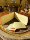 Queijo Defumado nas Folhas de Laranjeiras