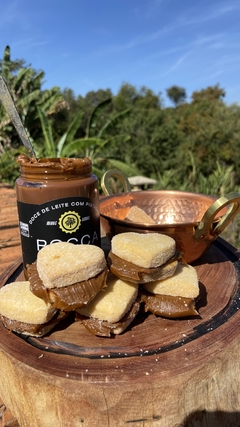 COMBO Doce de Leite Rocca com Pistache + Bolachas Caseiras Coração de Minas - Coração - loja online