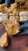 Bala de doce de leite artesanal