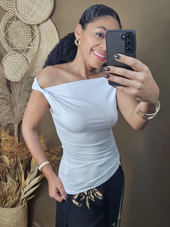 Blusa Virgínia na internet