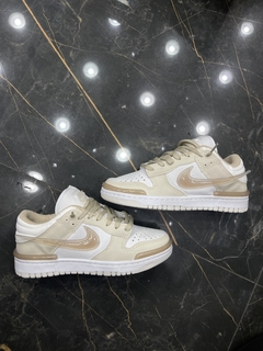 Tênis Nike Dunk Low Twist Bege na internet