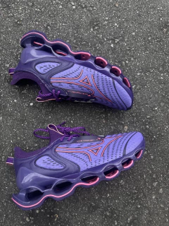 Mizuno Prophecy 14 Lilás na internet
