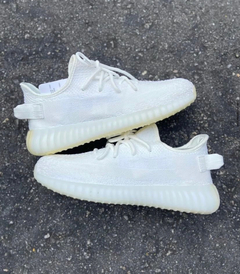 Yeezy Boost Branco White na internet