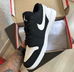 Air Jordan Low Preto e Branco na internet