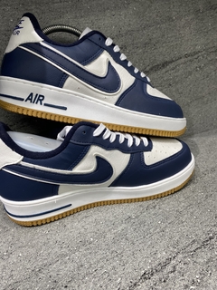Tênis Air Force Branco e Azul na internet