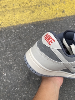 Dunk Low Bege/Cinza na internet
