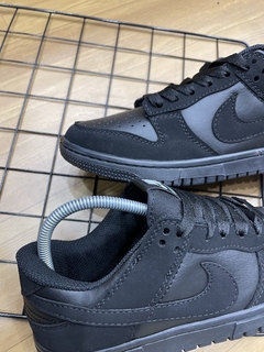 Tênis Dunk Low Black/Preto na internet