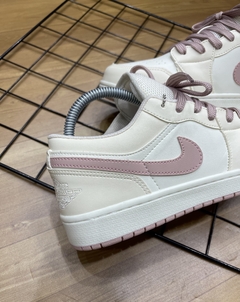 Air Jordan Low Bege/Rosa na internet
