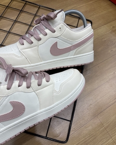 Air Jordan Low Bege/Rosa - comprar online
