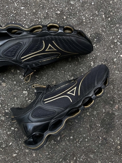 Mizuno Prophecy 14 Preto e Dourado na internet