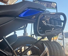 AFASTADOR DE ALFORGE LATERAL YAMAHA FZ15 COYOTE - Moto Coringa | Frete grátis para todo Brasil