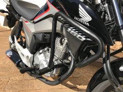 PROTETOR DE MOTOR E CARENAGEM C/ PEDALEIRAS PRETO - COYOTE na internet