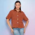 Camisa My Favorite Things com Bolso Marrom na Revoluse