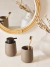 Kit para banheiro 2 peças porta-escova + porta-sabonete bojudo taupe - Dona Rococó Decoração