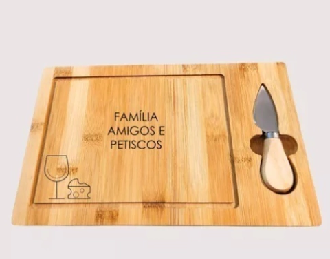Kit petisqueira: tábua de queijo personalizada