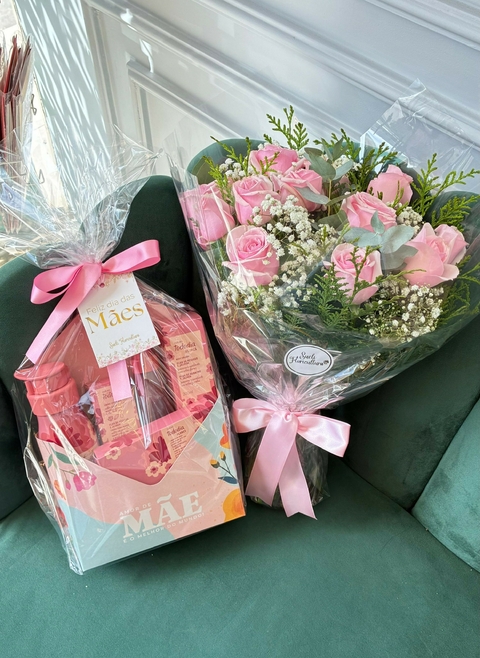 Buquê de 12 Rosas Rosas + Kit Natura Todo Dia das Mães