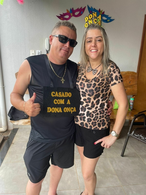 Tiara DONA ONÇA + plaquinha Casal - comprar online