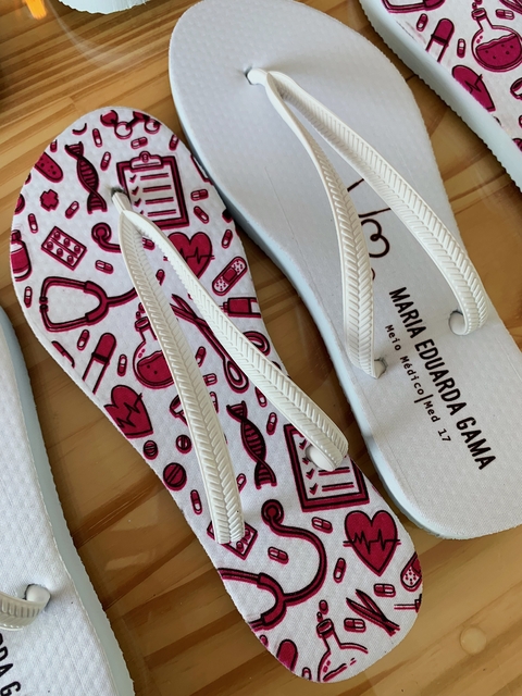 Imagem do 10 Chinelos branco personalizados para festa lembrancinha
