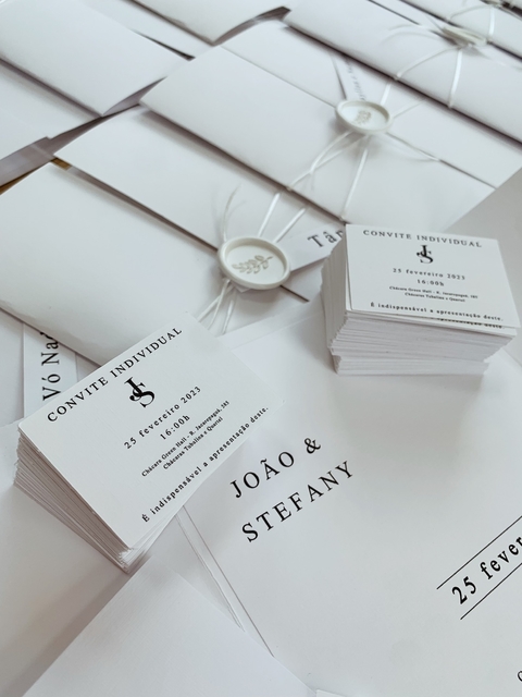 Convite com lacre de cera modelo minimalista na internet