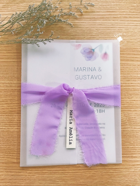 Convite delicado com tecido