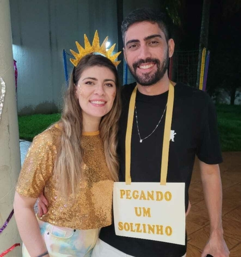 Tiara SOL + Plaquinha Pegando um Solzinho Casal Carnaval