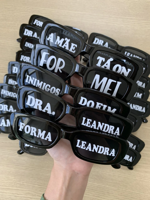 10 Óculos Retrô Personalizados - comprar online