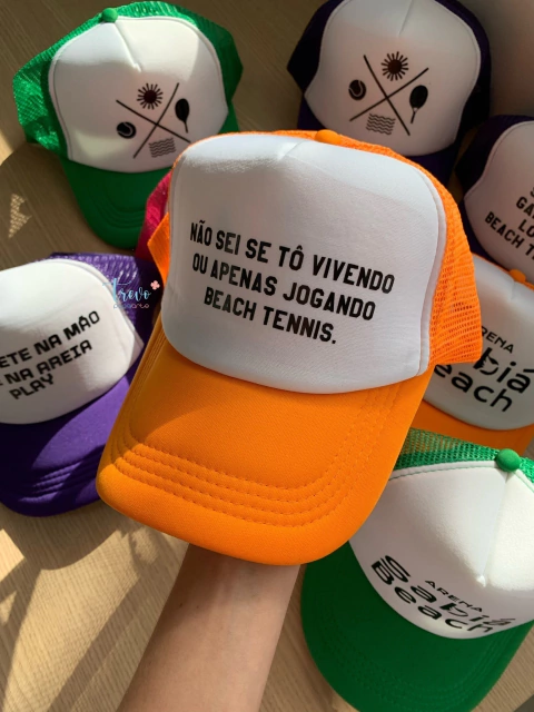 Bonés personalizados esporte frases variadas na internet