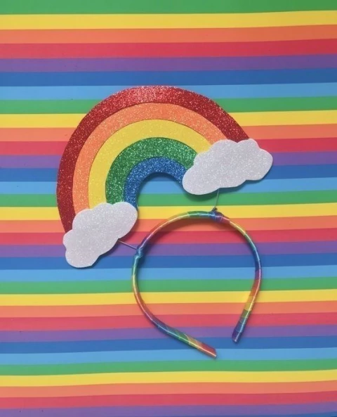 Tiara Arco-Íris na internet