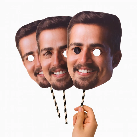 Máscaras de Rosto Com Furo no Olho na internet