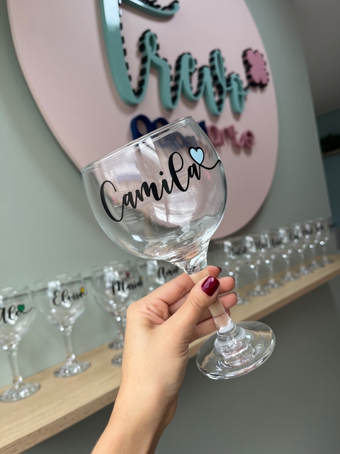 Taça gin vidro 600ml personalizada com nome e coração