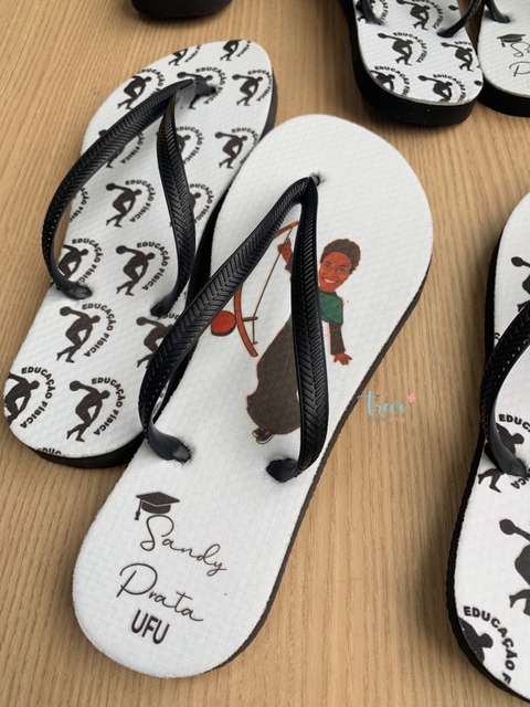 10 Chinelos com tira preta personalizados para formatura na internet