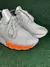 Imagem do New Balance 997s “Bege e laranja”