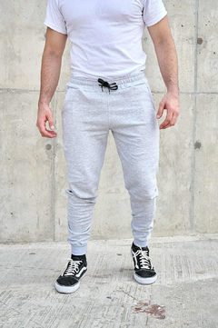 Pantalón hombre con puño Friza premium - Indumentaria Jaio
