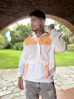 Campera rompeviento hombre combinada en internet