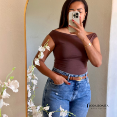 BLUSA JULIA OMBRO A OMBRO - MARROM - comprar online