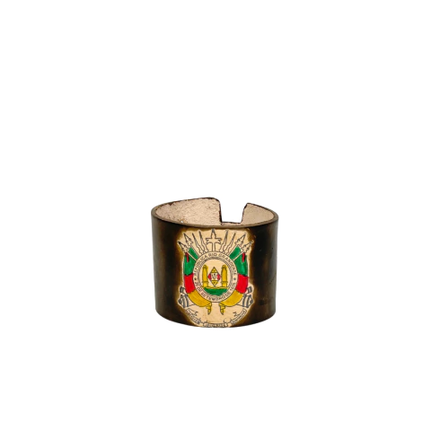 Suporte para Cuia Ajustável de Couro Marrom Brasão RS Colorido Médio Pézinho