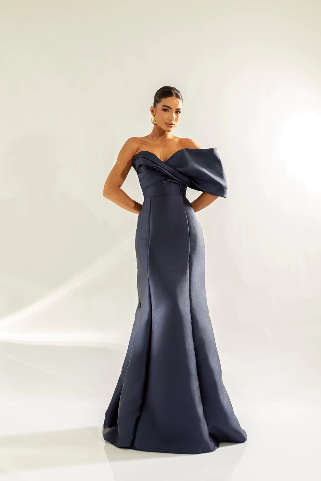 Vestido de festa de un ombro so 801