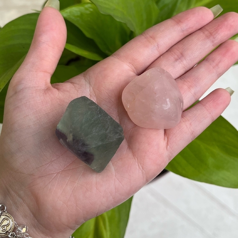Fluorita Octaedro e Quartzo Rosa Rolado