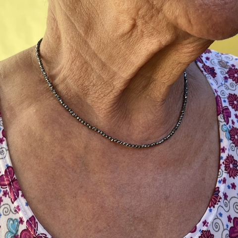 Colar Hematita Multifacetado 2mm - comprar online